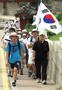 수원 청년 도보성지순례…7일간 180km 강행군